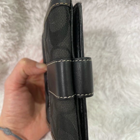 Coach: Signature Wallet Billfold w/ Snap Flap - Picture 8 of 11